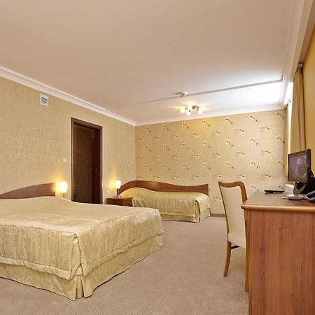 Hotel Fajkier Крочице Экстерьер фото