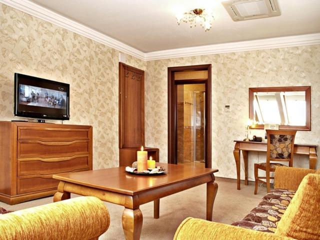 Hotel Fajkier Крочице Экстерьер фото