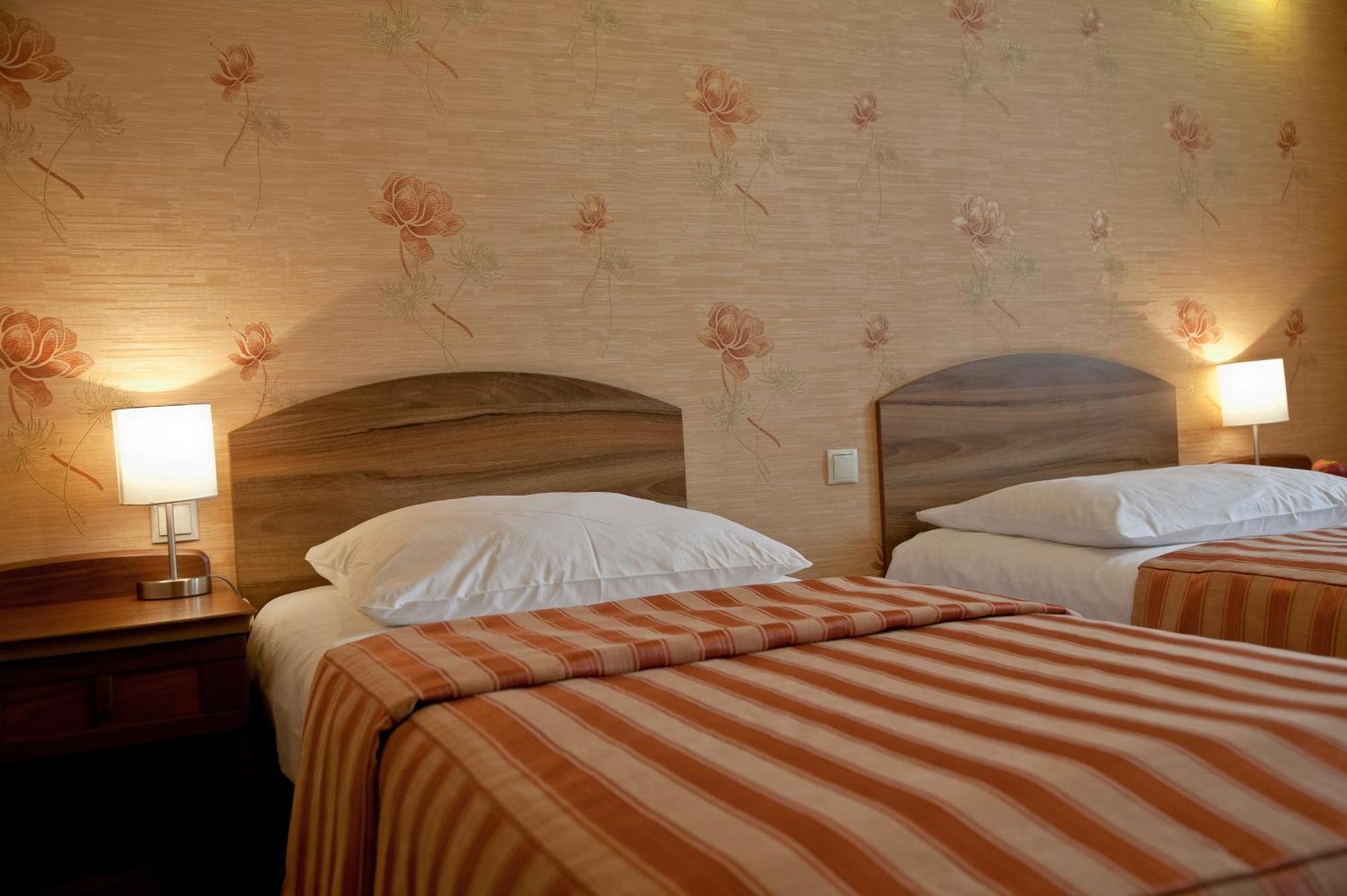 Hotel Fajkier Крочице Экстерьер фото