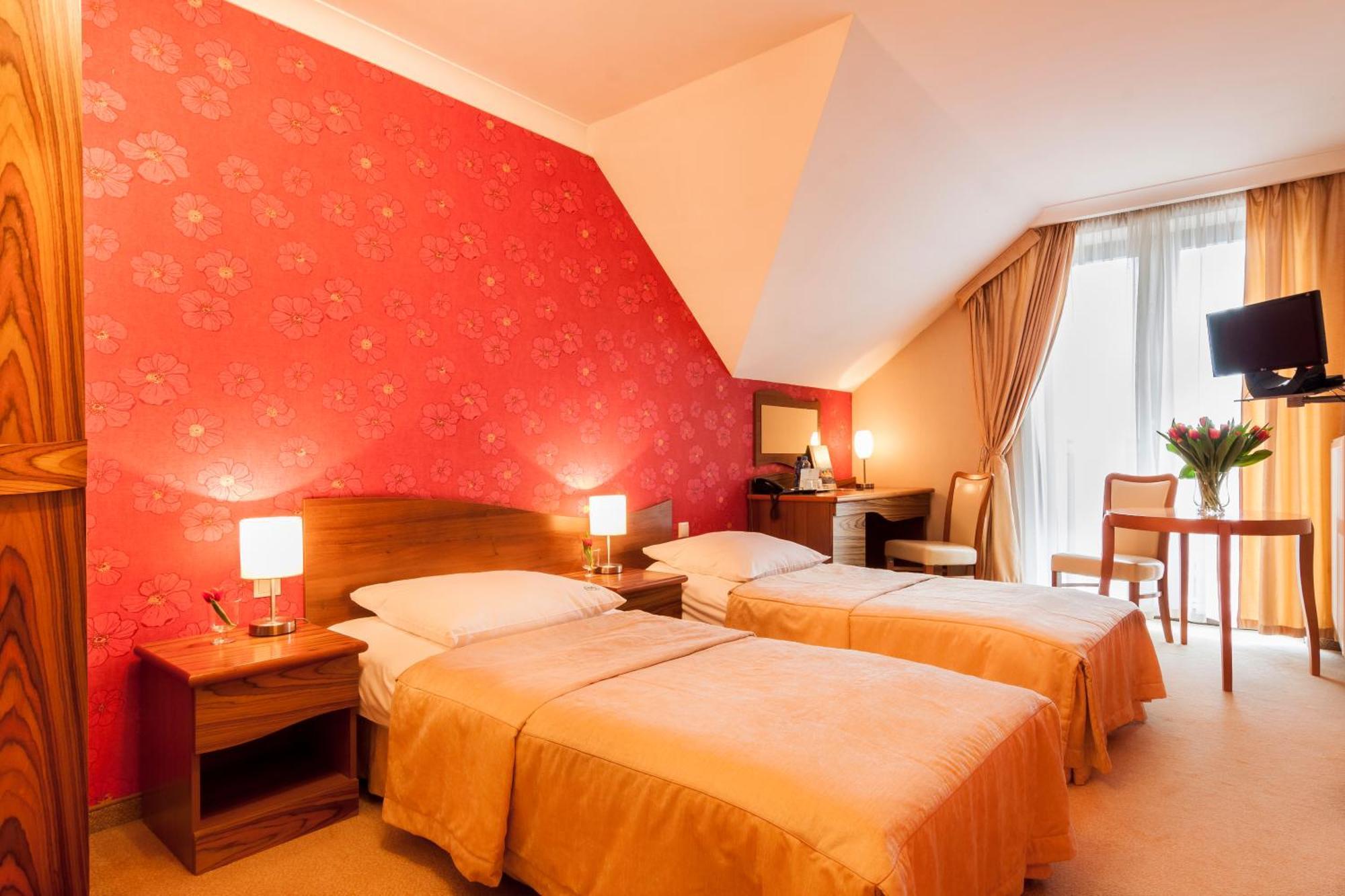 Hotel Fajkier Крочице Экстерьер фото