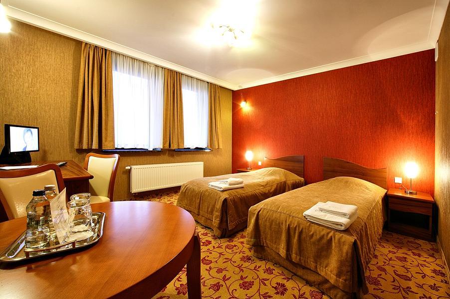 Hotel Fajkier Крочице Экстерьер фото