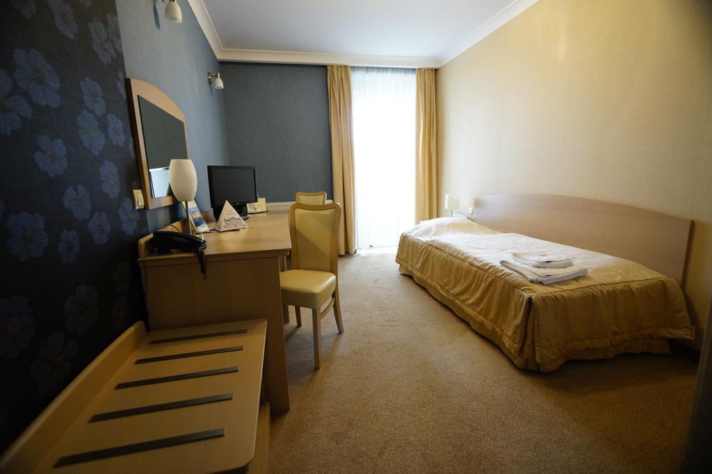 Hotel Fajkier Крочице Экстерьер фото