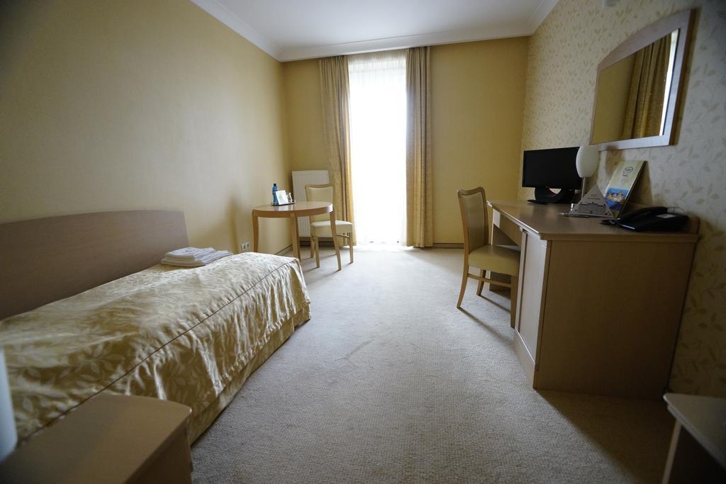 Hotel Fajkier Крочице Экстерьер фото